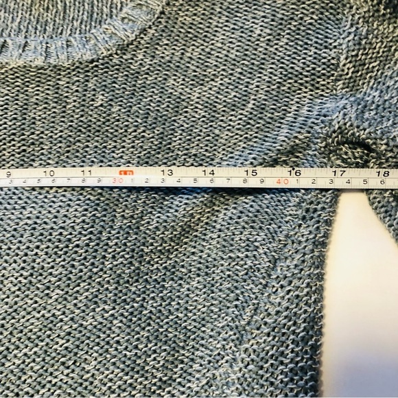 💜3/$30 XS Pullover Sweater with Lacing - Picture 4 of 7